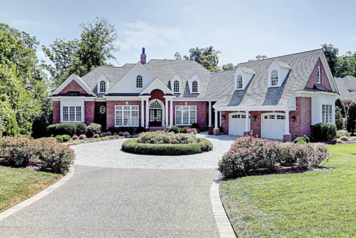 224 Holly Hills