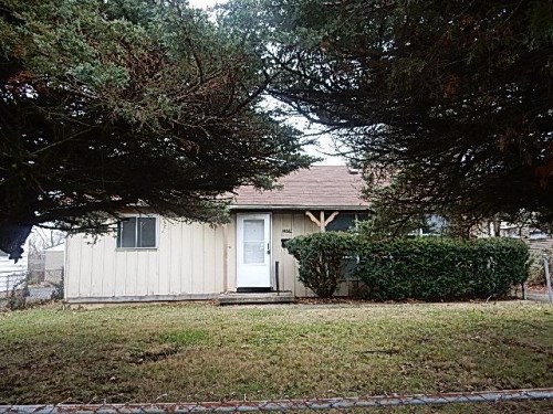2085 Jane Ave.