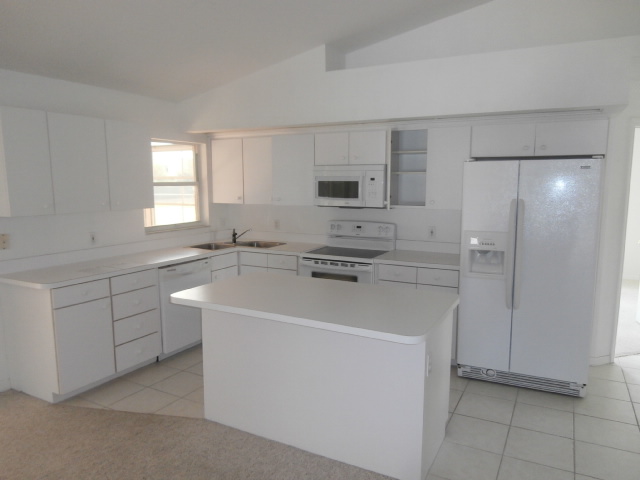 1409 Pinewood Ave