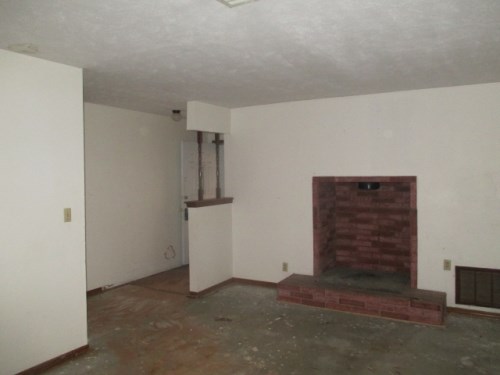 437 E Mohr Lane