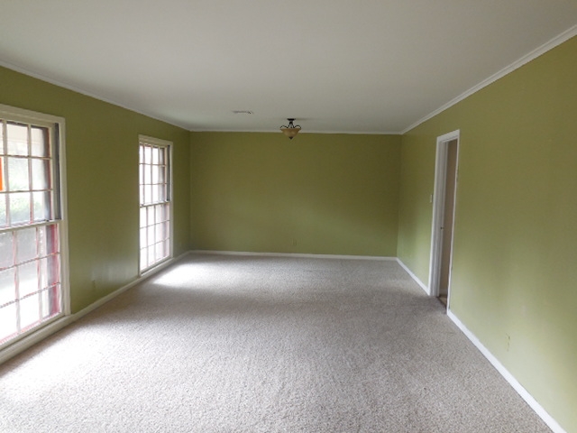 4418 Lakeshore Dr