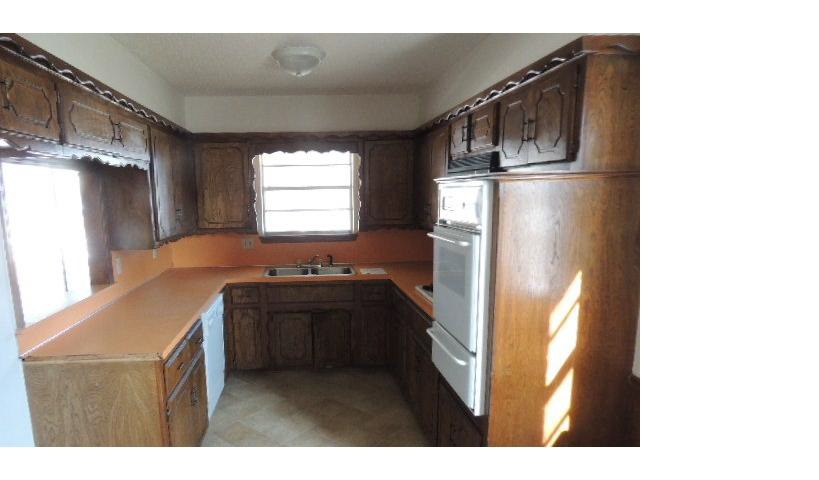 201 E Walnut St