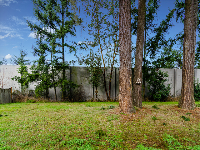 8914 Quinault Loop NE
