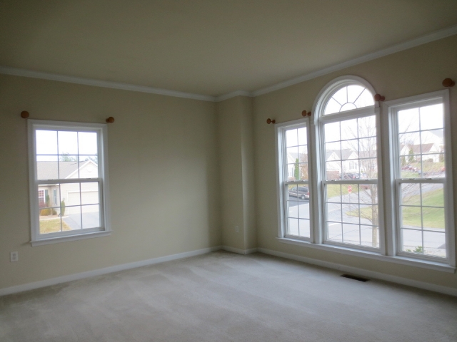16 Spillway Crt