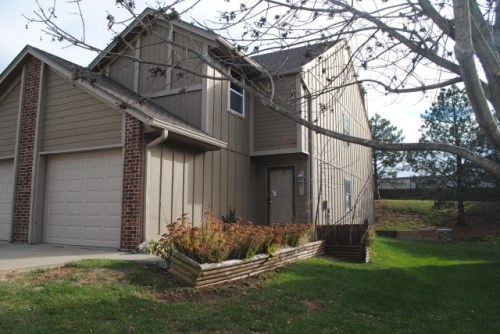 263 SW Pinetree Lane