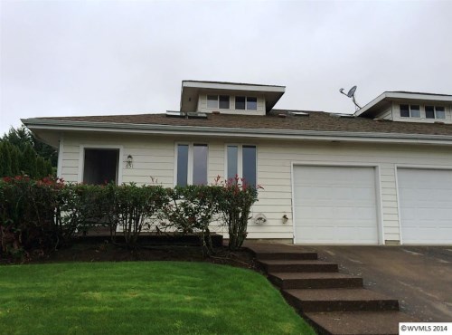 651/653 Polk Station Rd