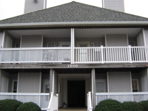 1004 Waters Edge Dr
