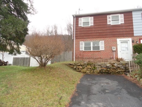 1046 Fox Run