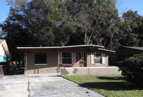 3403 Gladys St