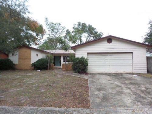 6111 Merriewood Dr