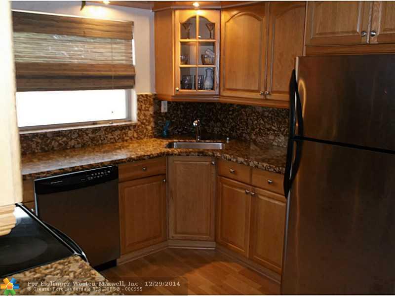 9301 Sunrise Lakes Blvd # 209