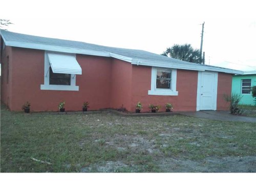 949 LEWIS DR