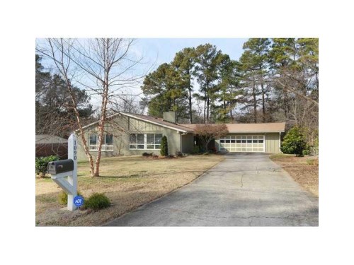 1090 Tuxedo Drive