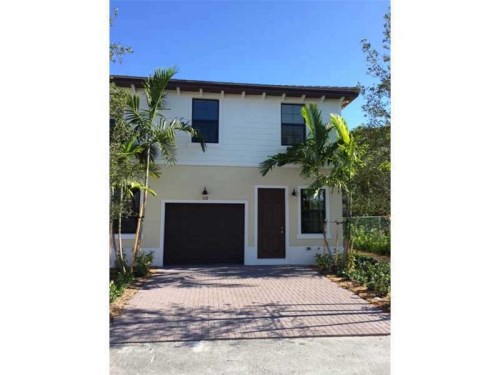 2710 NE 14 STREET # 104