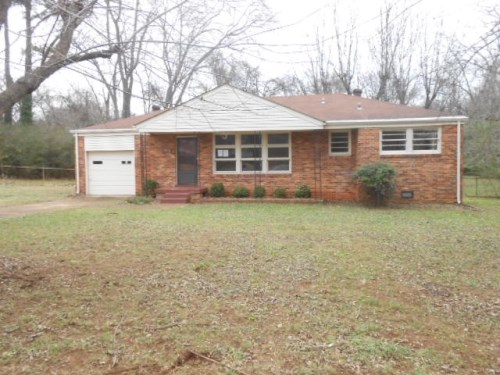3714 Lakewood Cir NW