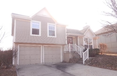 3612 NW Hidden Pointe Dr