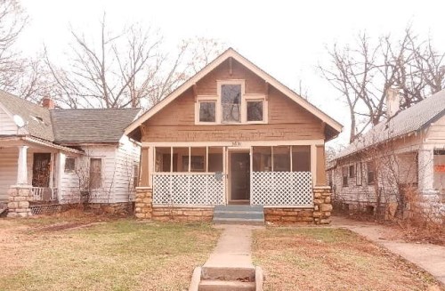 3831 Chestnut Ave