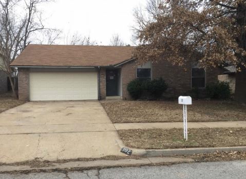302 E Waco Pl