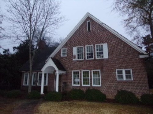 902 Ellis Ave