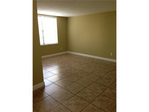 1815 W 56 ST # 201