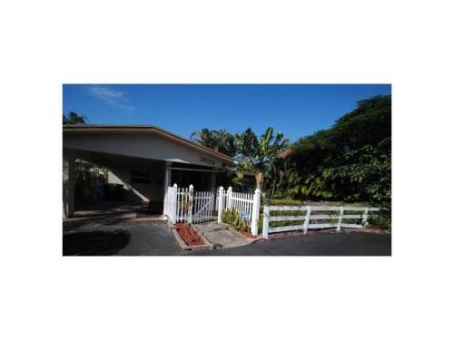 3939 NW 18 AV