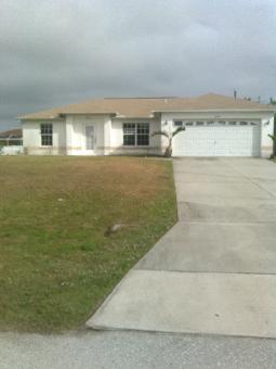 2715 SW 1st Pl