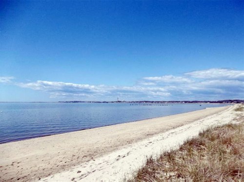 596 Shore Rd