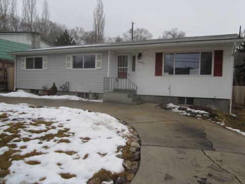 1021 Redwood St