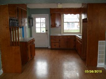 2500 Lewis Ln