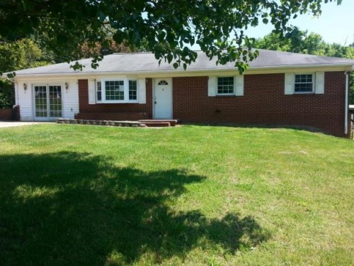 305 Holiday Dr