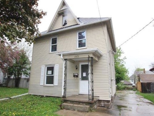 1371 Columbia Ave NE