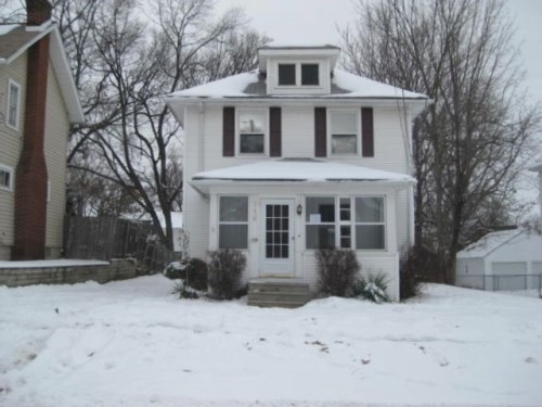 716 Woodlawn Ave