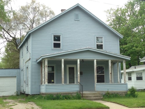124 Graceland St NE