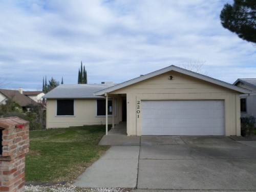 2201 N Oak Ridge Drive