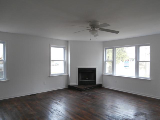1127 Bradley Rd