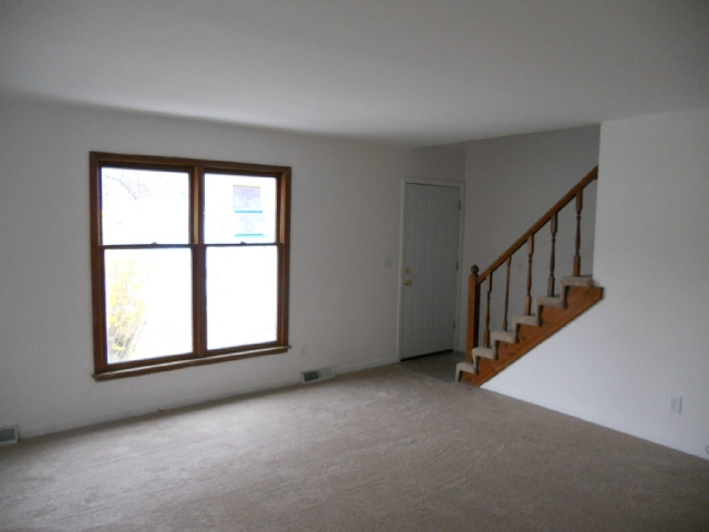 305 Lee Dr