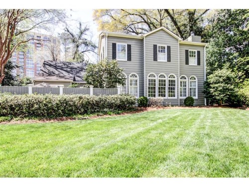 10 Montclair Drive Ne