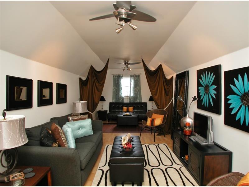 2309 Glenmore Lane