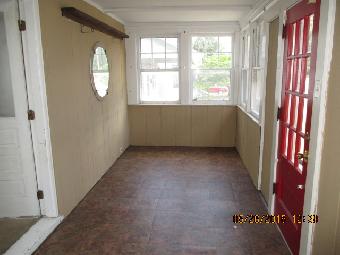 124 E Maple Ave