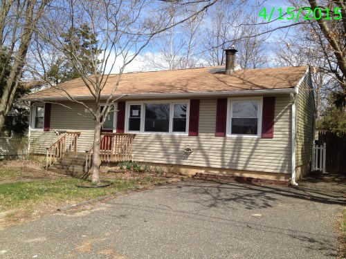 718 Pine Dr