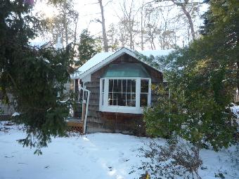 4 Riverside Dr W