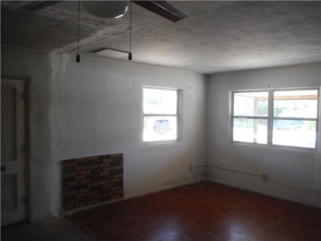 2721 Aliso Dr NE