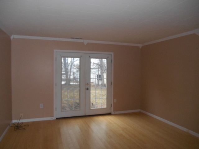 932 W 34th St