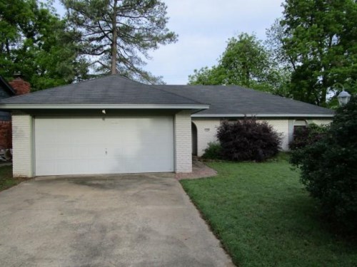 1529 Pineywood Dr