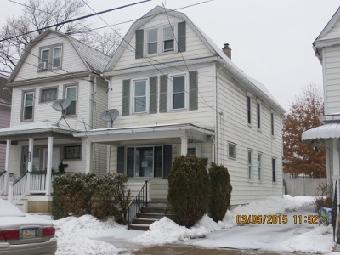 112 E Bennett St