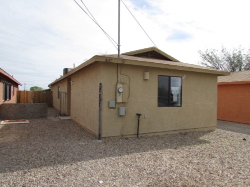839 W Calle Matus