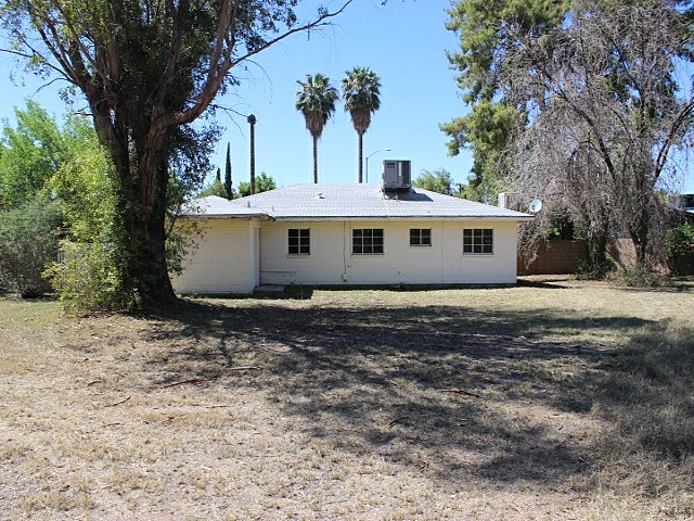 235 W 9th Place S