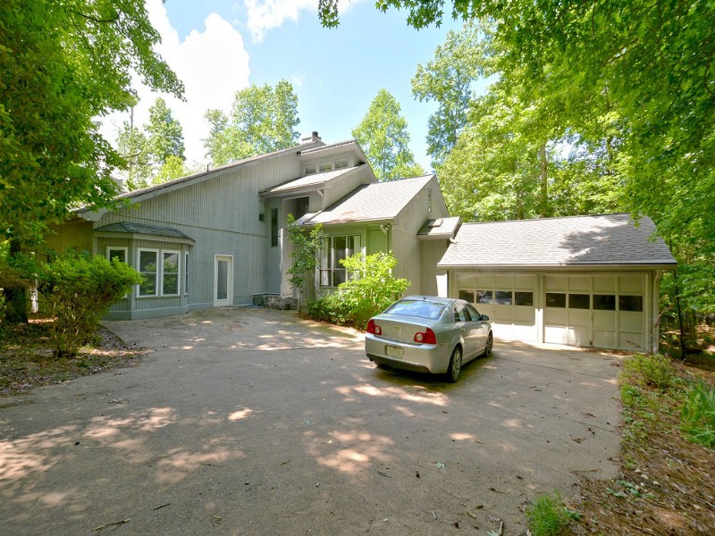 218 Hillside Drive