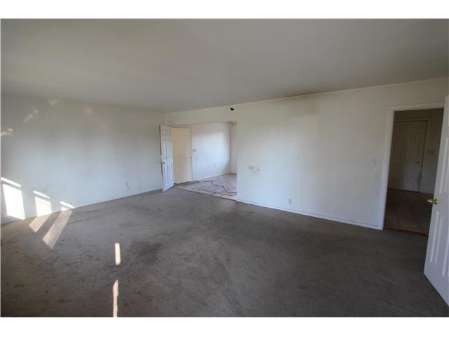 810 W Roberts Ave