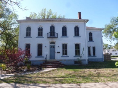 303 E 5th St